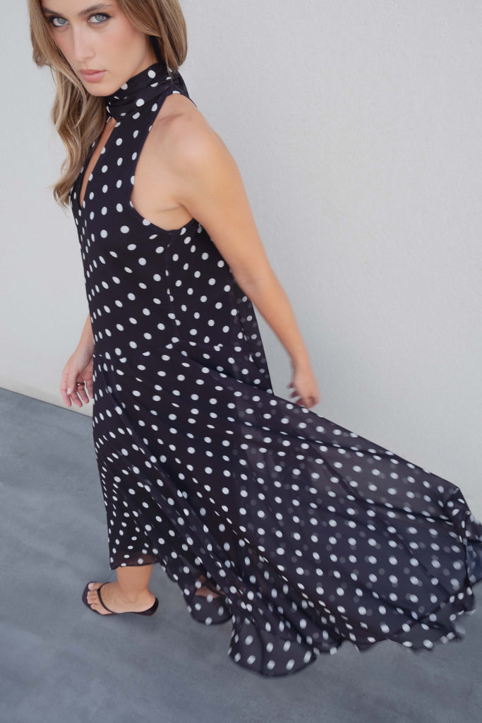 vestido halter lunares