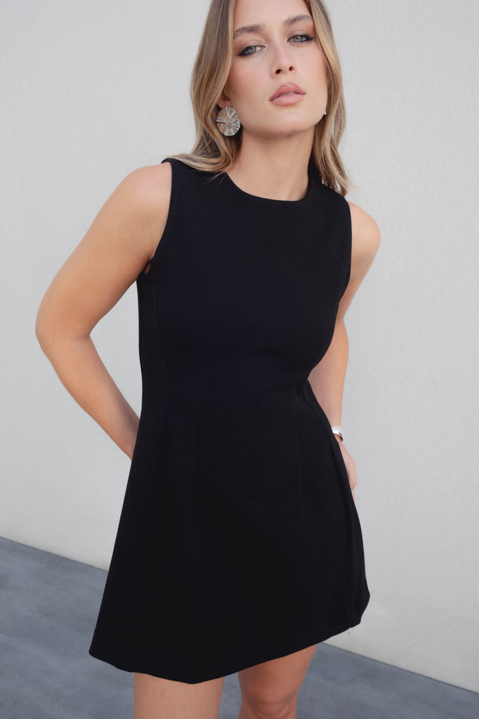 vestido corto volumen