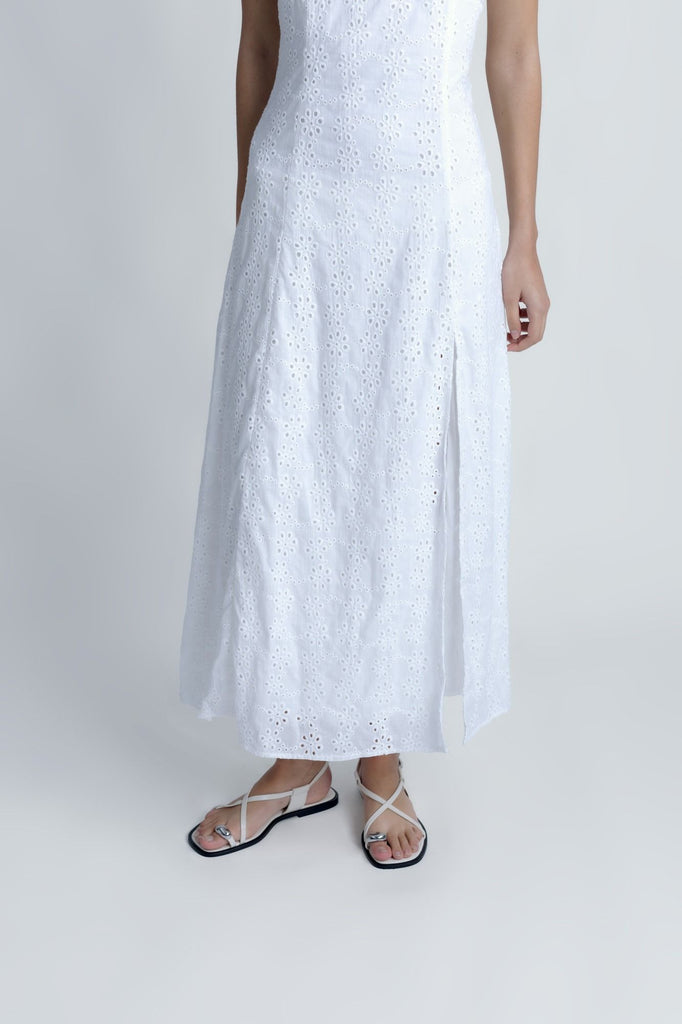 vestido midi perforado