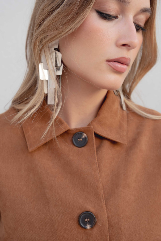 Chaqueta corta efecto ante