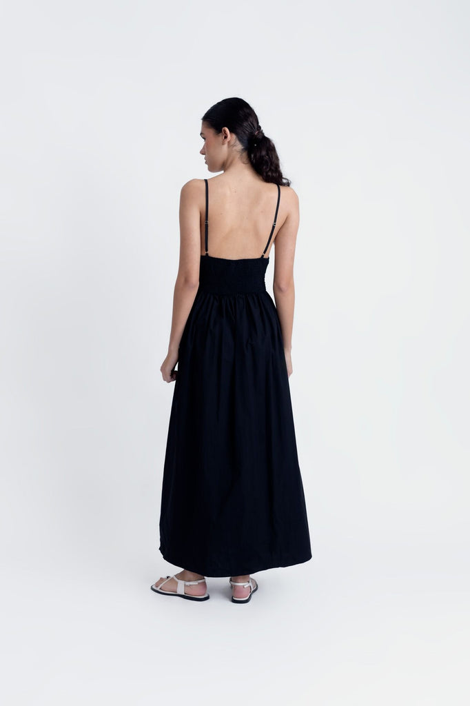 vestido midi bordado