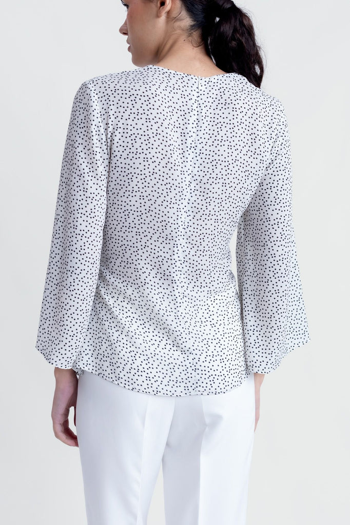 Blusa aplique dorado